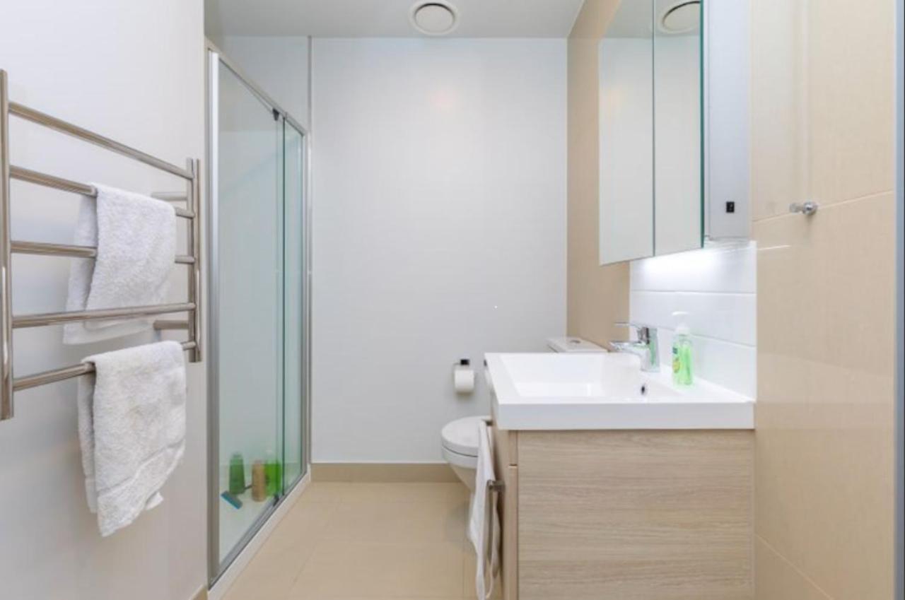 Stunning Skytower And City View 2 Bedroom Apartment 오클랜드 외부 사진